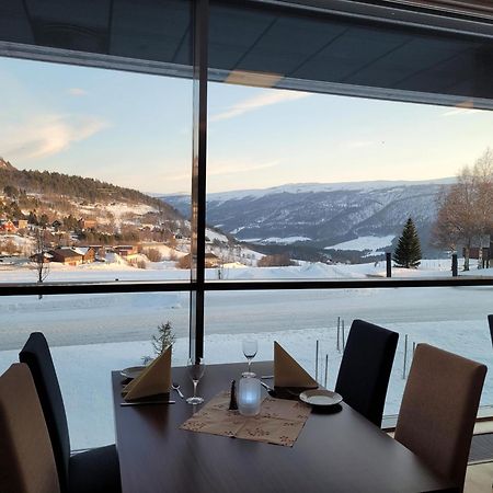 Dombas Hotel Екстериор снимка