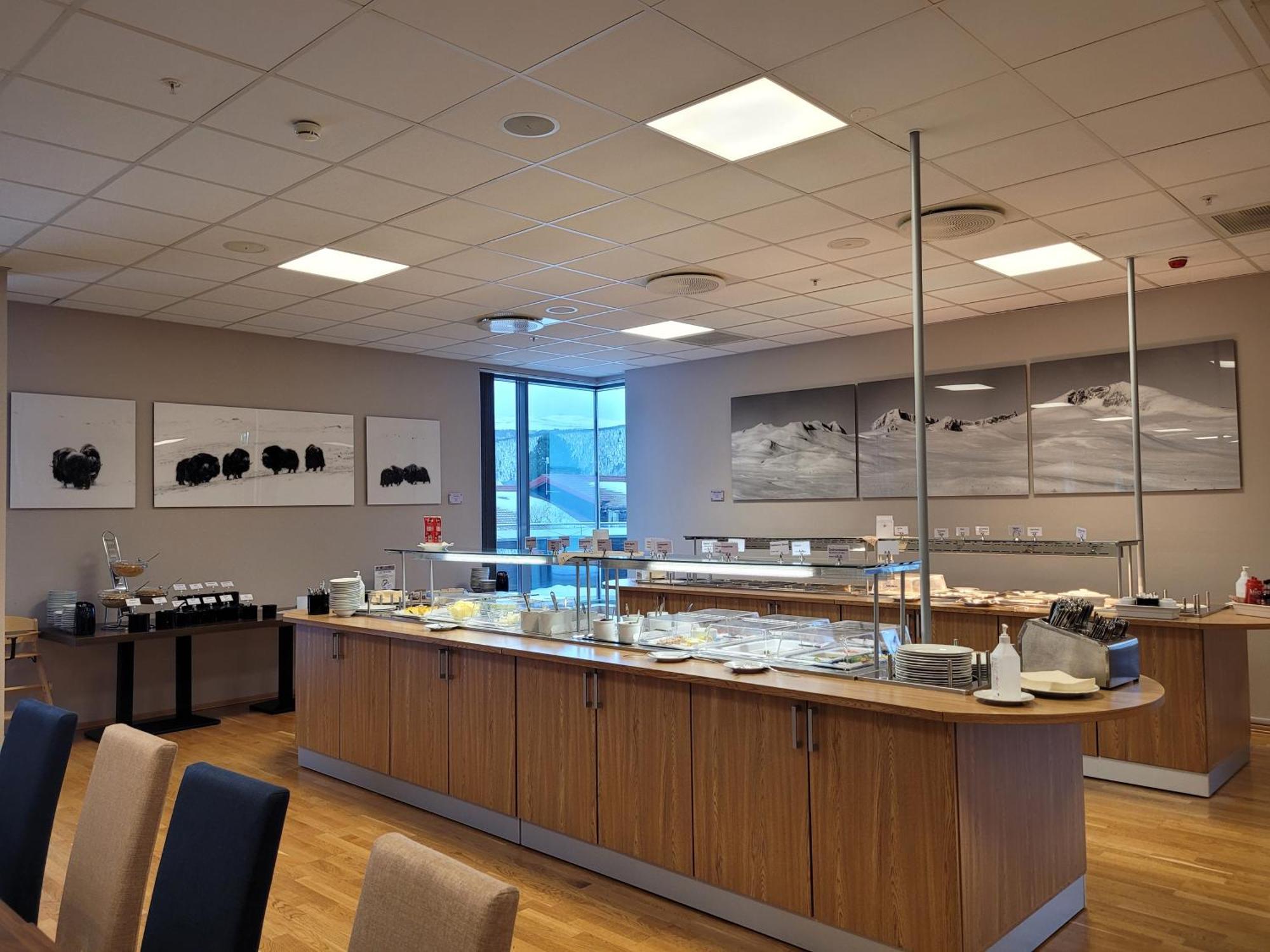 Dombas Hotel Екстериор снимка