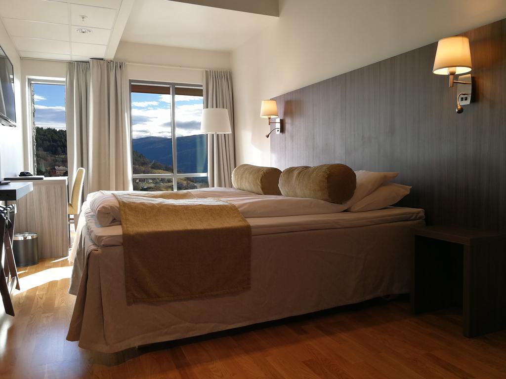 Dombas Hotel Екстериор снимка