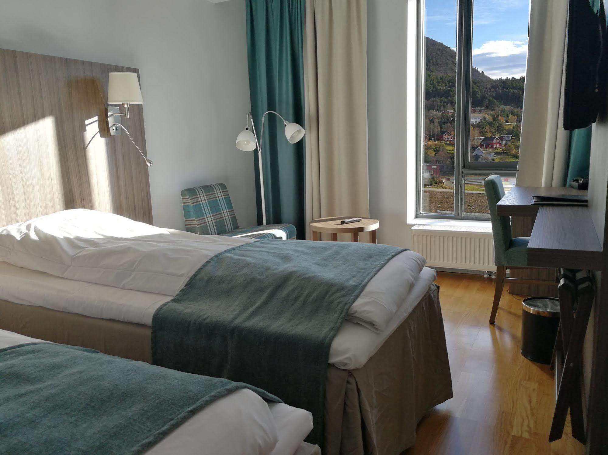 Dombas Hotel Екстериор снимка